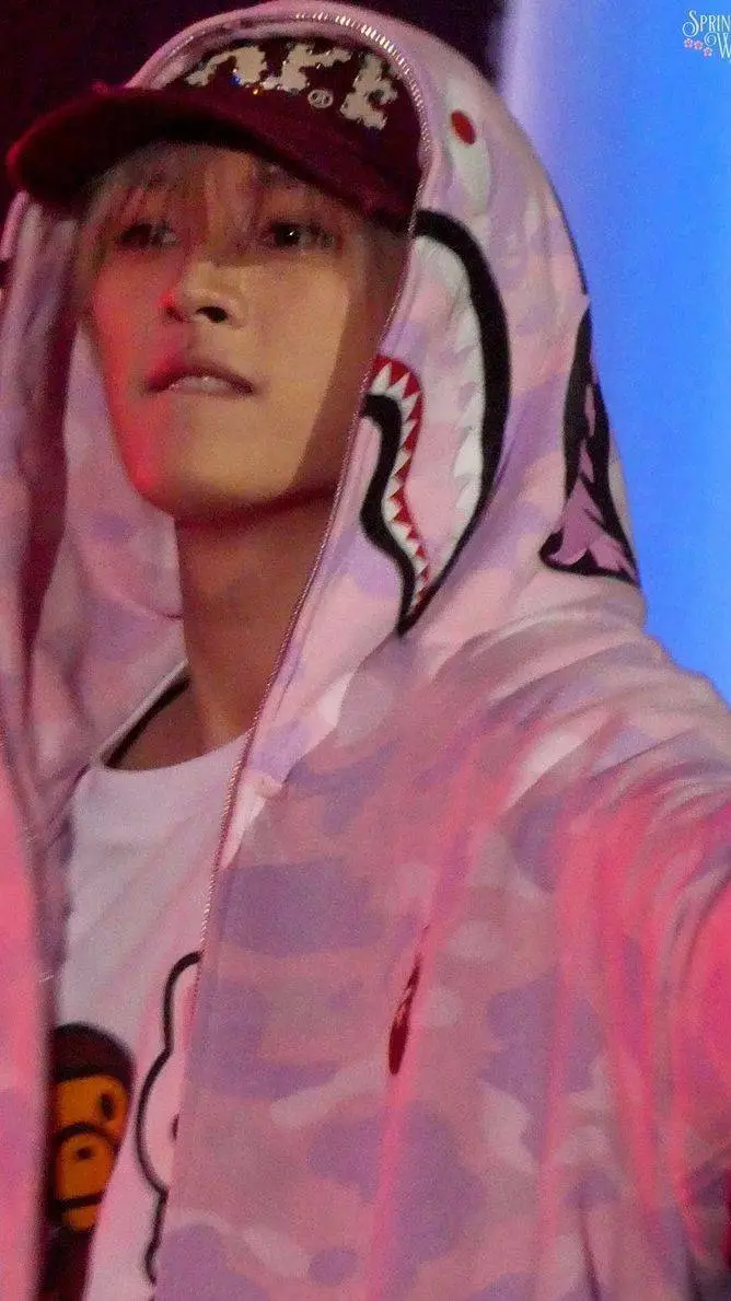 ai character: Lee Minho(you)  background