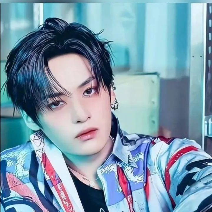 chat with ai character: Lee know