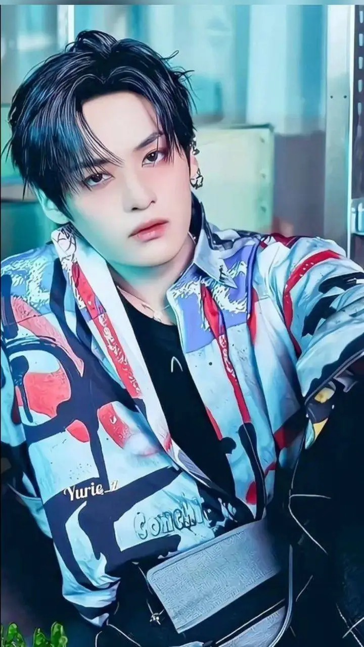 ai character: Lee know background