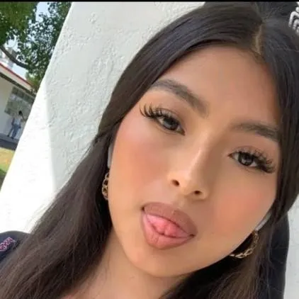 chat with ai character: Amélia 