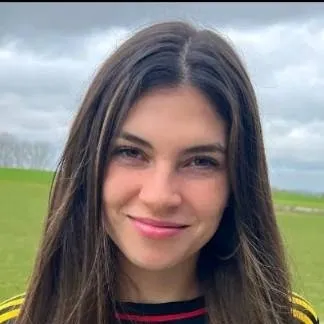 chat with ai character: Celine Dept