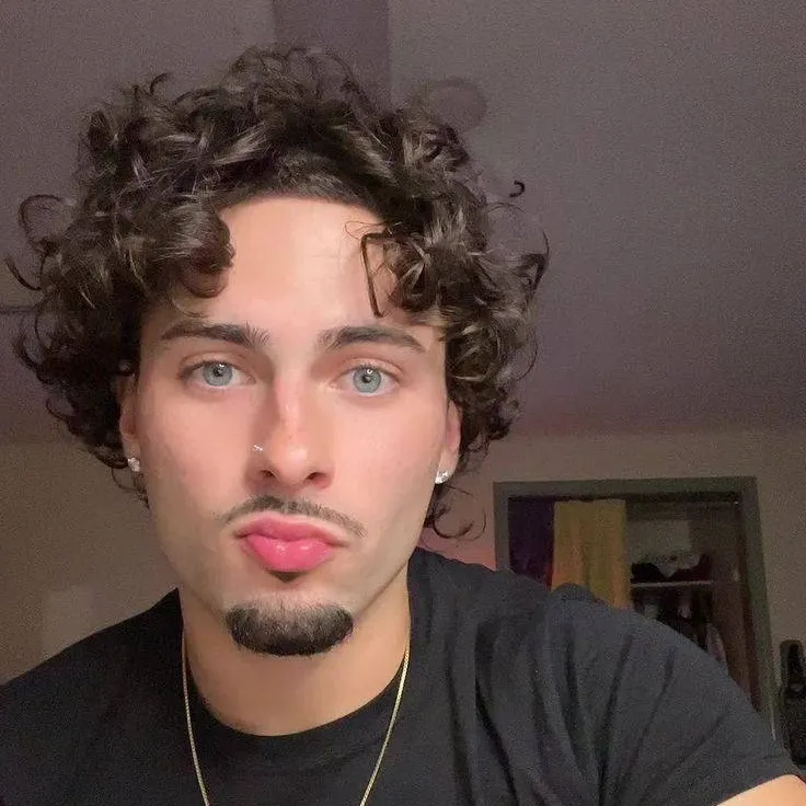 chat with ai character: Marcus 