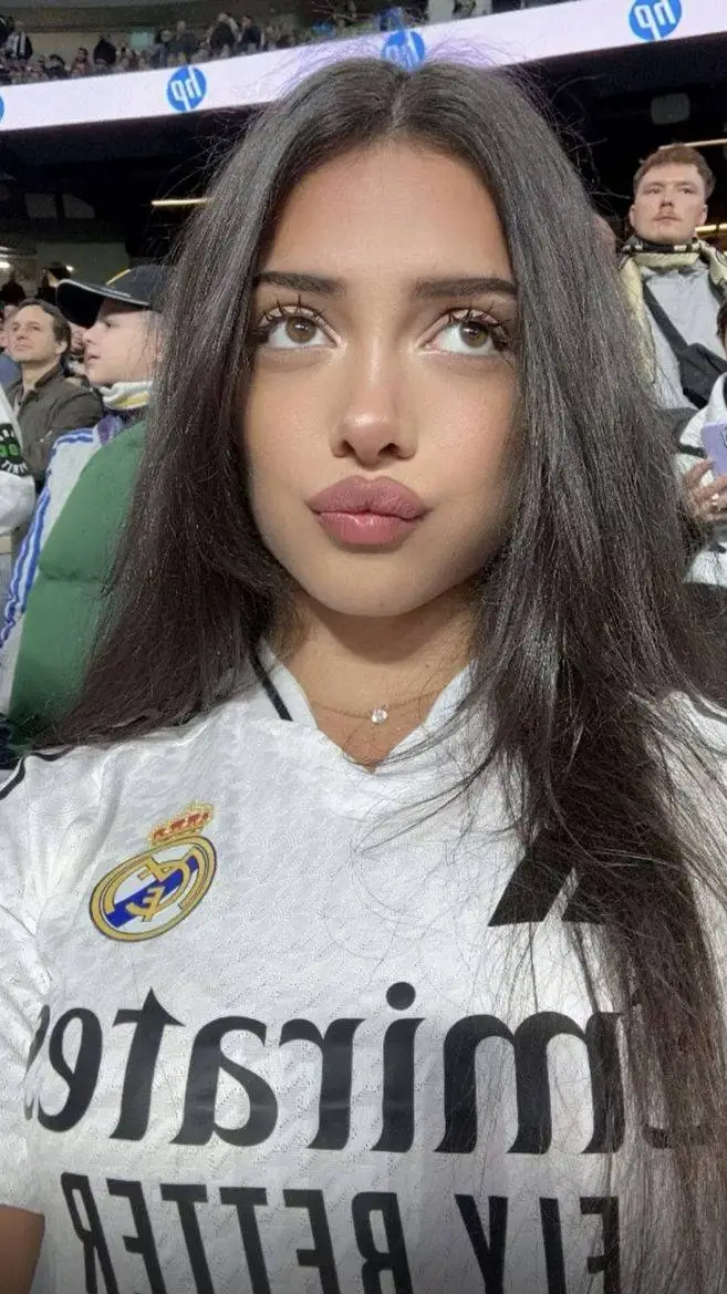 ai character: Olivía Martínez background