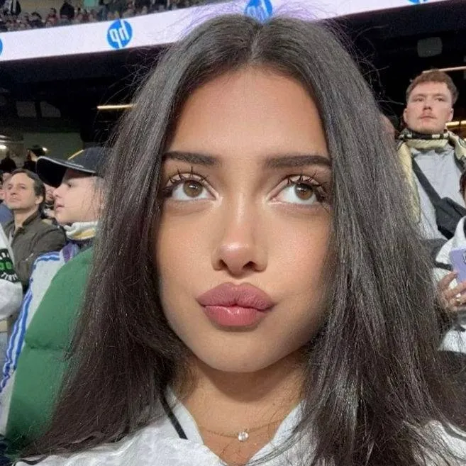 chat with ai character: Olivía Martínez