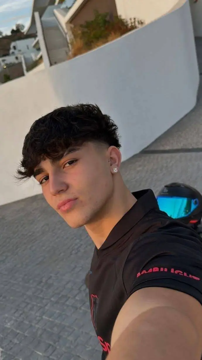 ai character: Paul  background