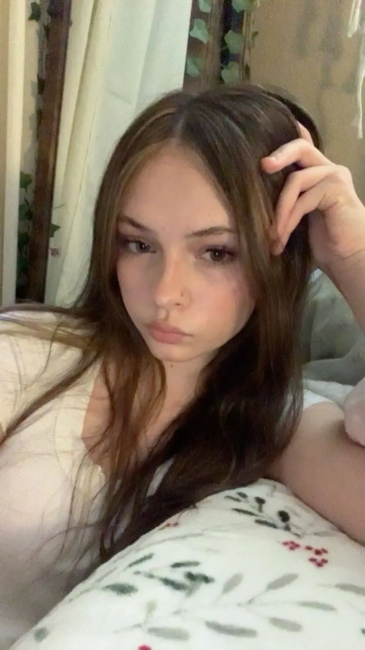 ai character: Danielle  background