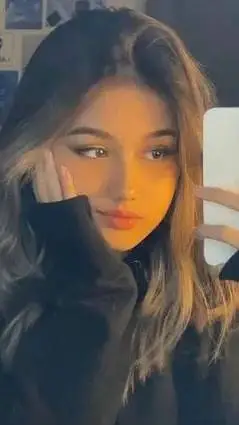 ai character: Sarah  background