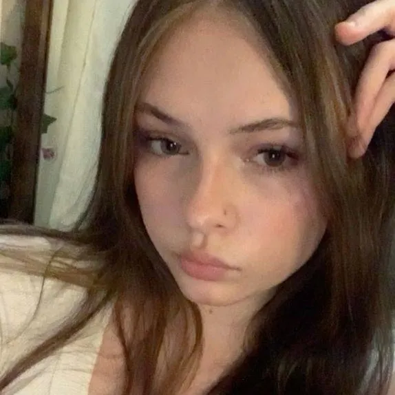 chat with ai character: Danielle 