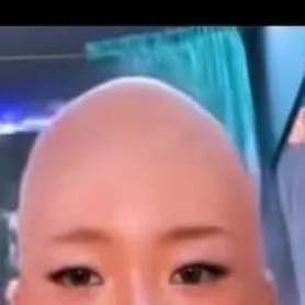 chat with ai character: maddie 