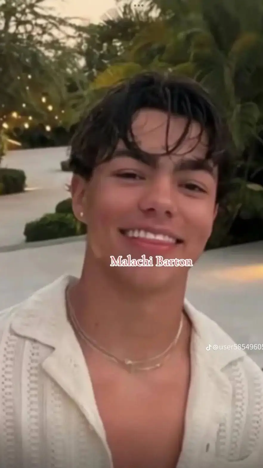 ai character: Malachi background