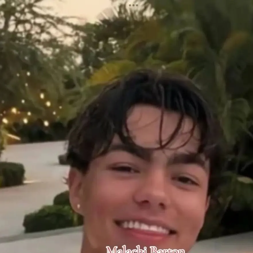 chat with ai character: Malachi