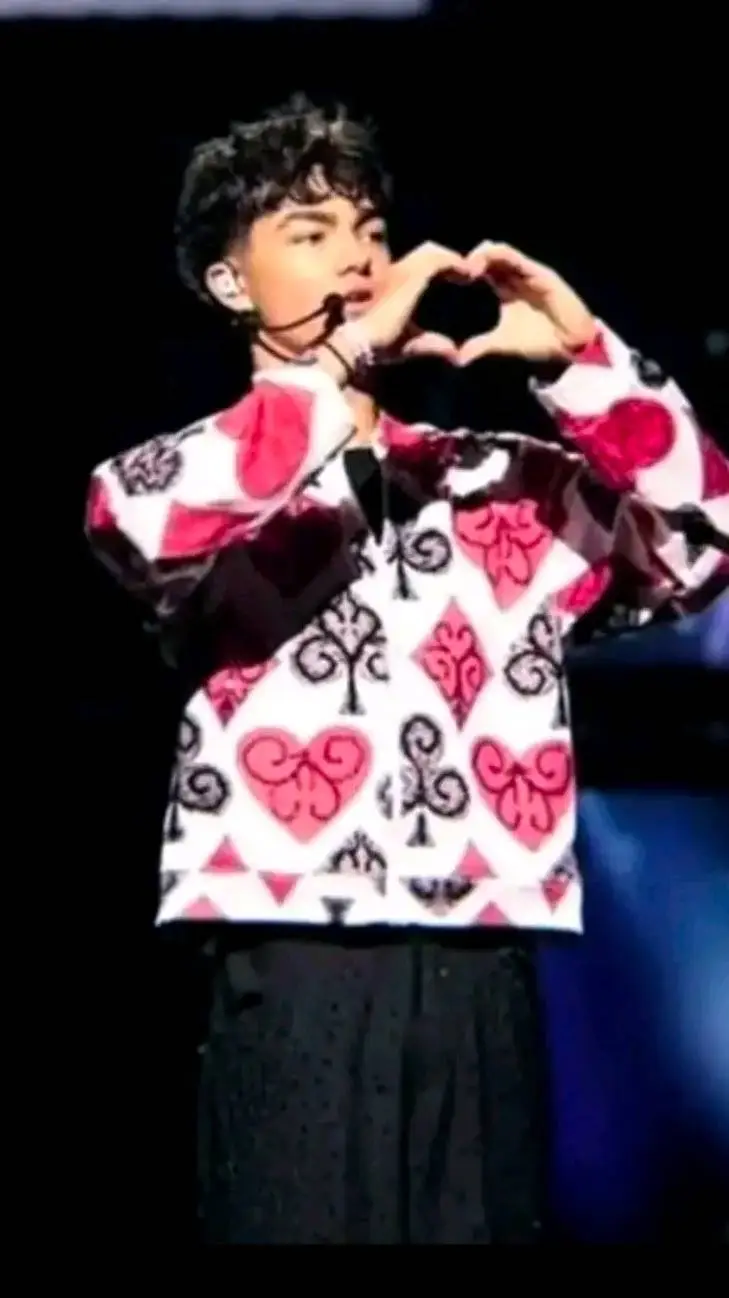 ai character: Malachi  background