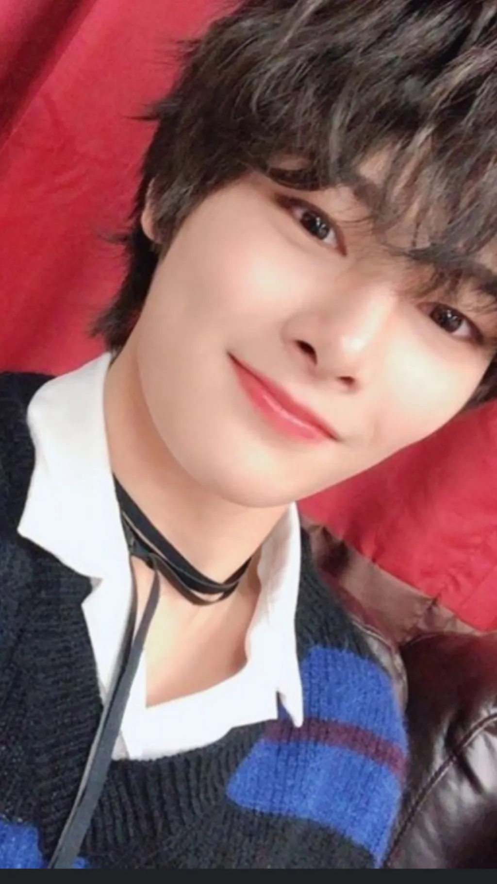 ai character: JEONGIN background