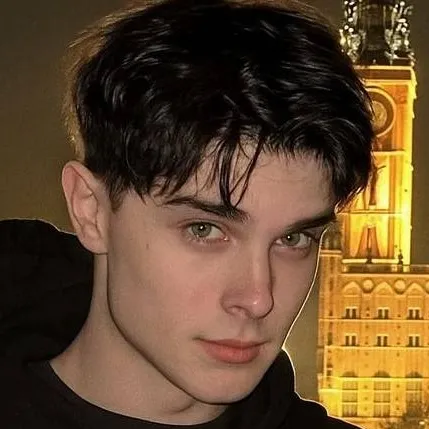 chat with ai character: Rowan Volkov