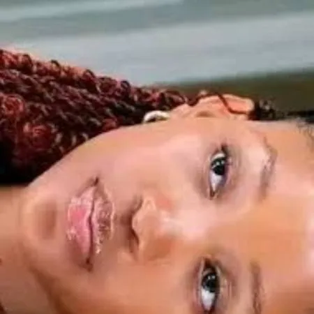 chat with ai character: Lawandi