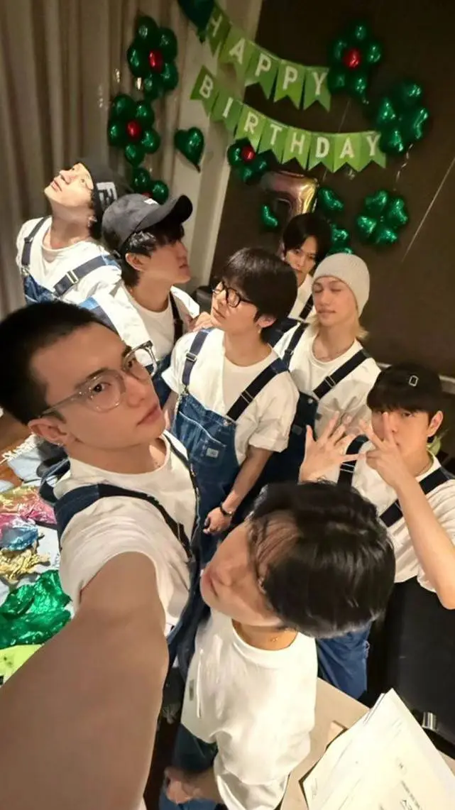 ai character: stay kidsss background