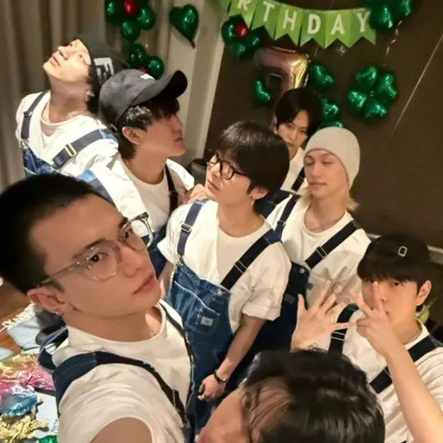 chat with ai character: stay kidsss