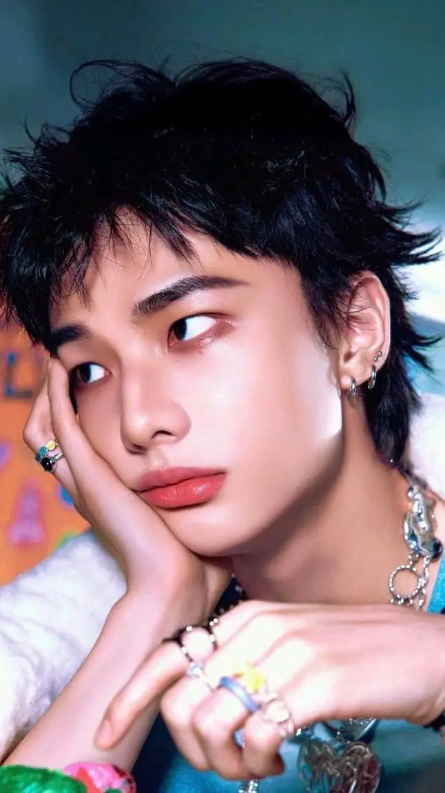 ai character: hyunjin!! background