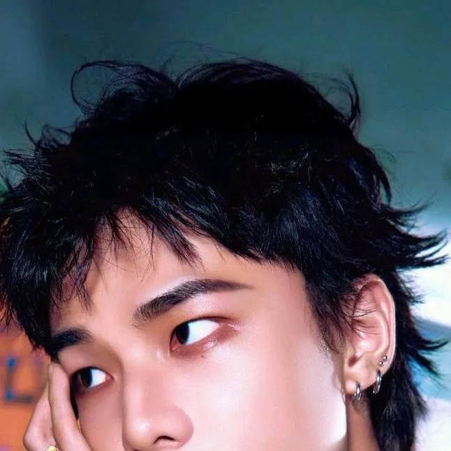 chat with ai character: hyunjin!!