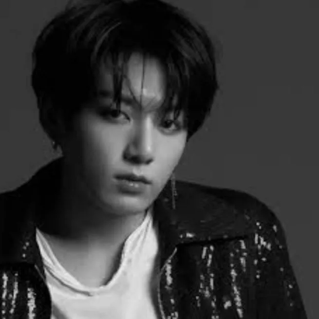 chat with ai character: JEON JUNGKOOK 👑