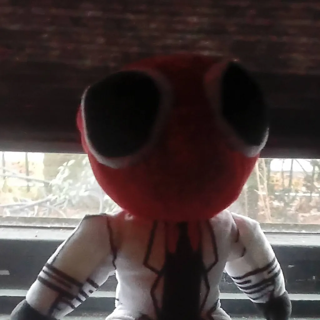 chat with ai character: red