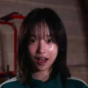 chat with ai character: Jun-hee