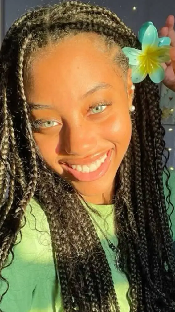 ai character: isabella background