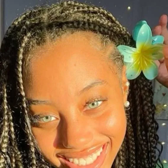 chat with ai character: isabella