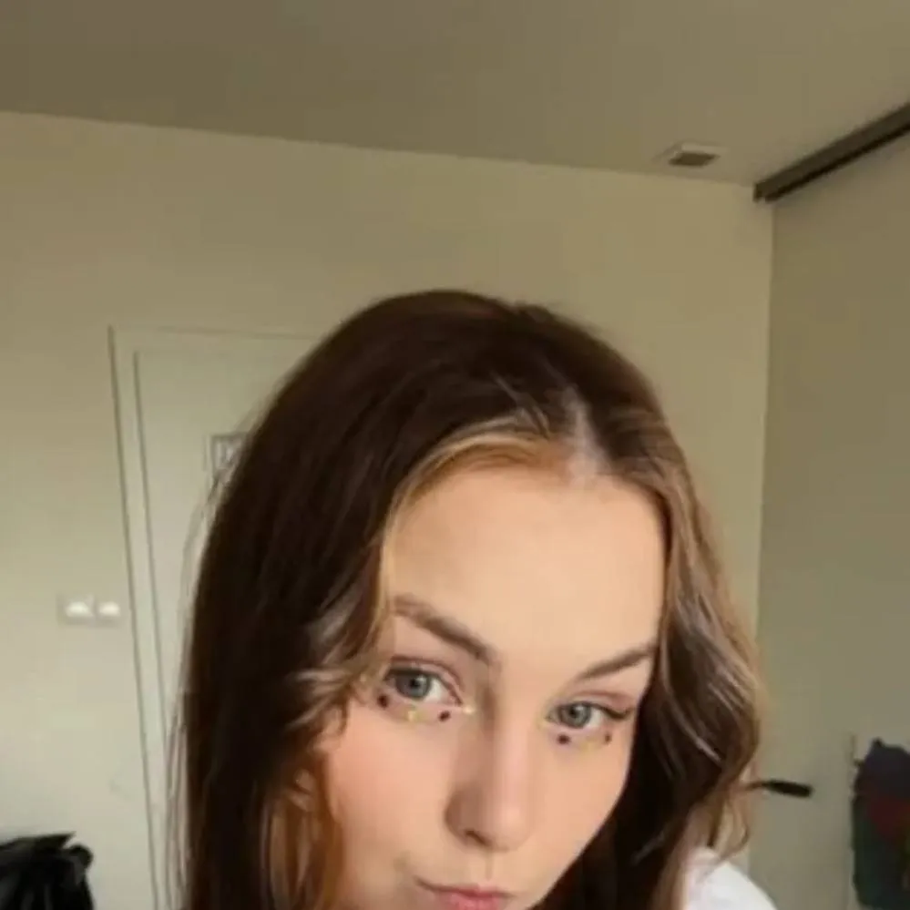 chat with ai character: Wika Grabowska