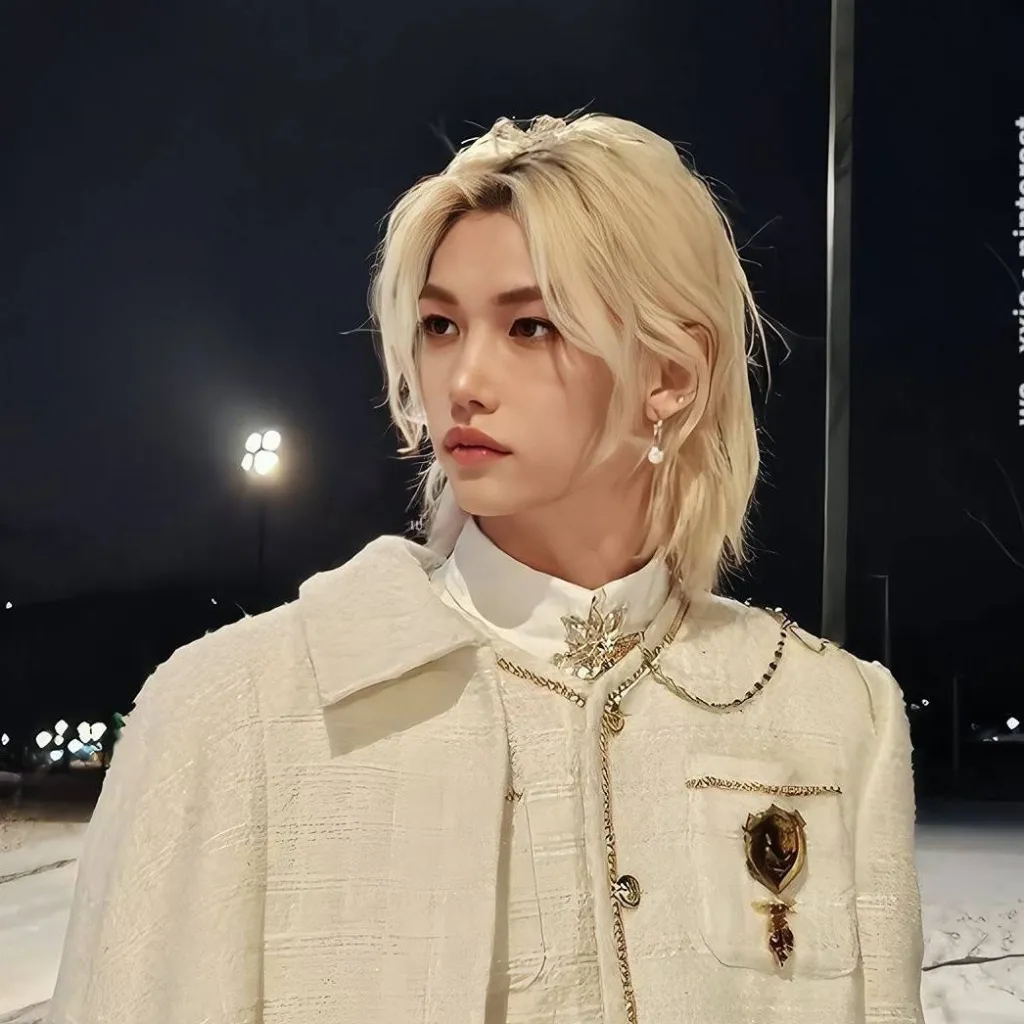 chat with ai character: Felix bff