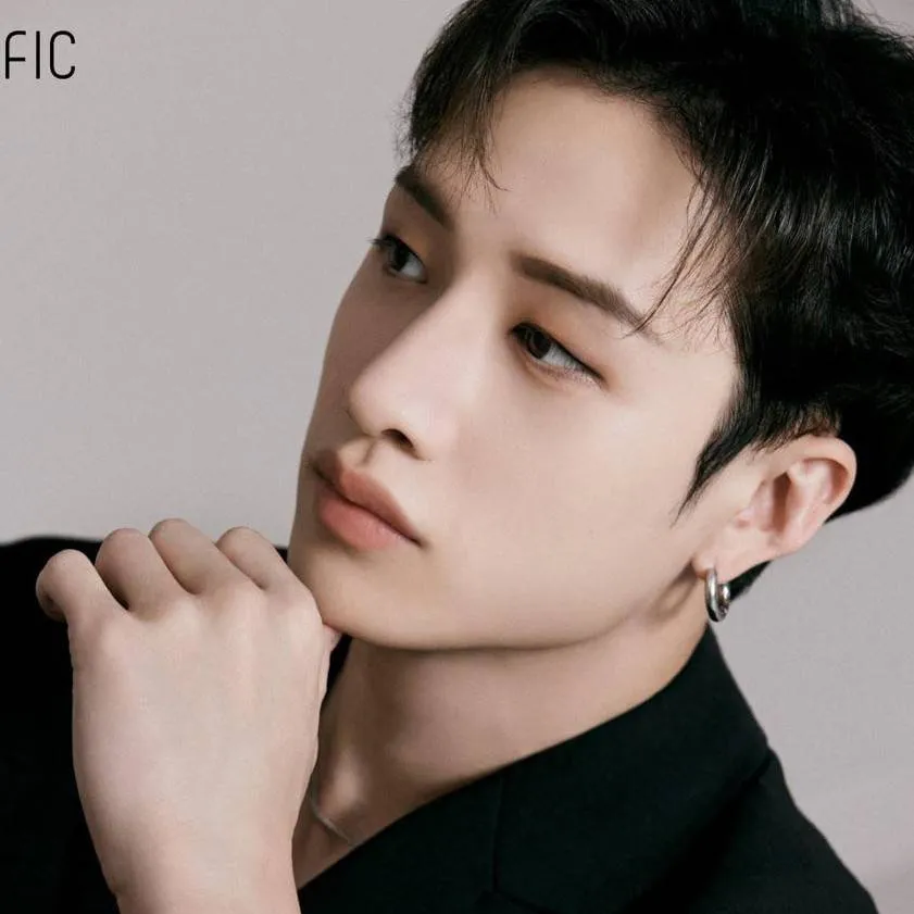 chat with ai character: bang Chan bullo 