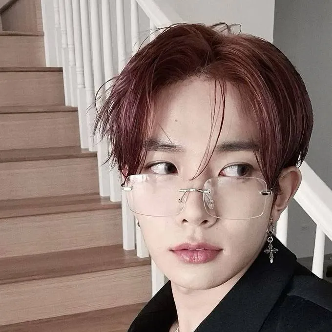 chat with ai character: Heeseung 