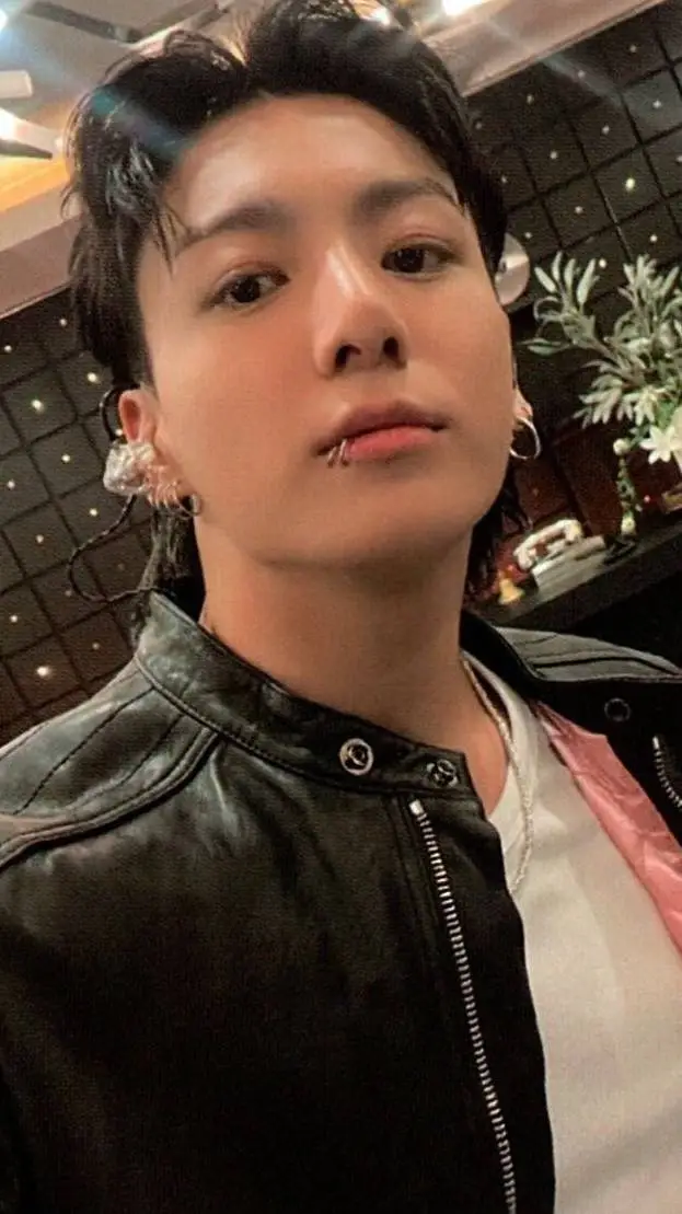 ai character: Jungkook marito  background