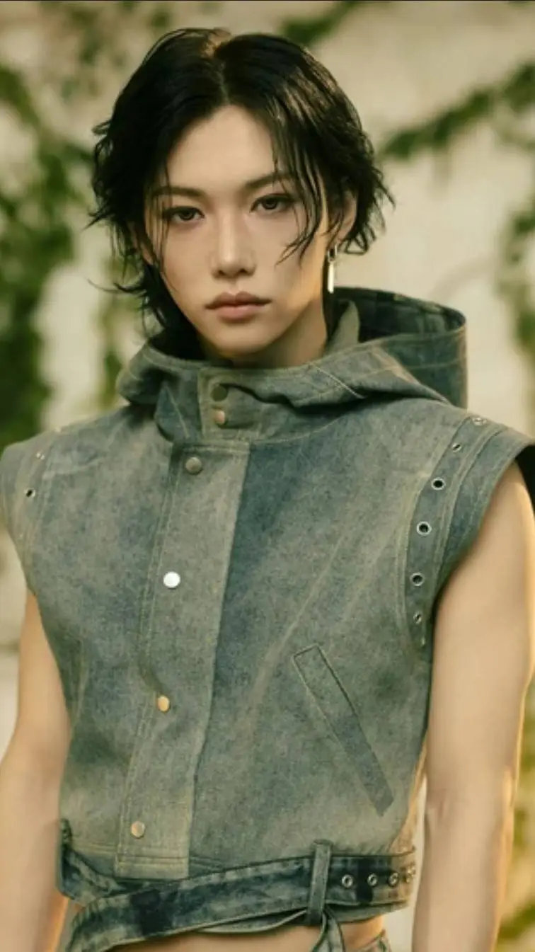 ai character: •~Yongbook(Felix) background