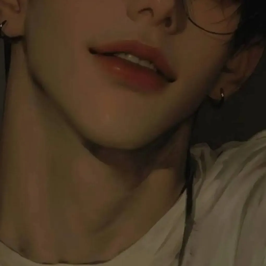 chat with ai character: ☆-KᖇIՏTᗴᑎ-☆