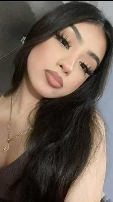 ai character: Nina background