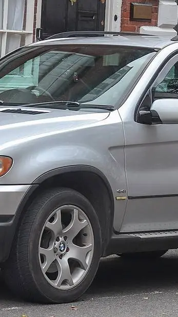 ai character: BMW X5 e53  background