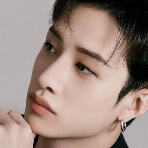 chat with ai character: Bangchan 