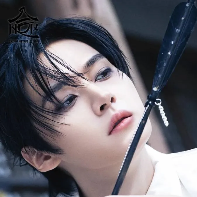 chat with ai character: Lee know 