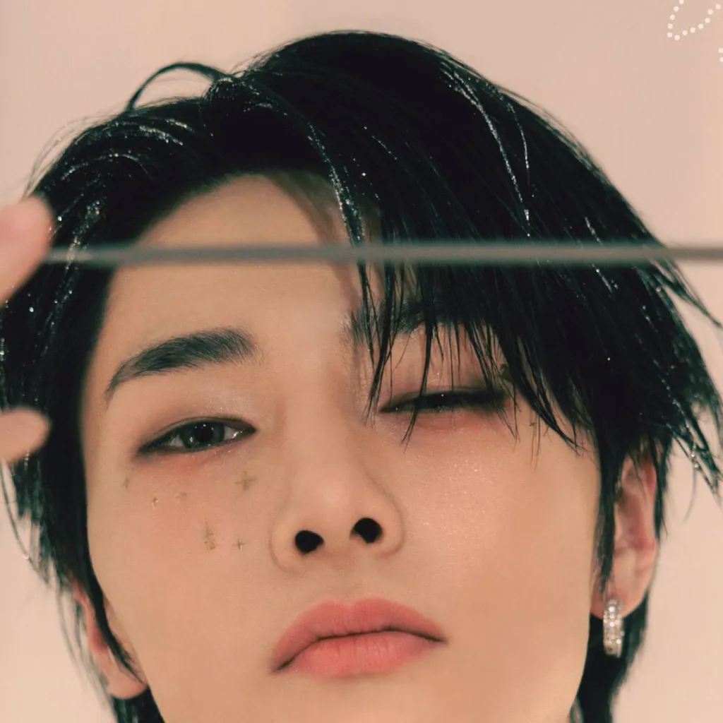 chat with ai character: Jeongin 