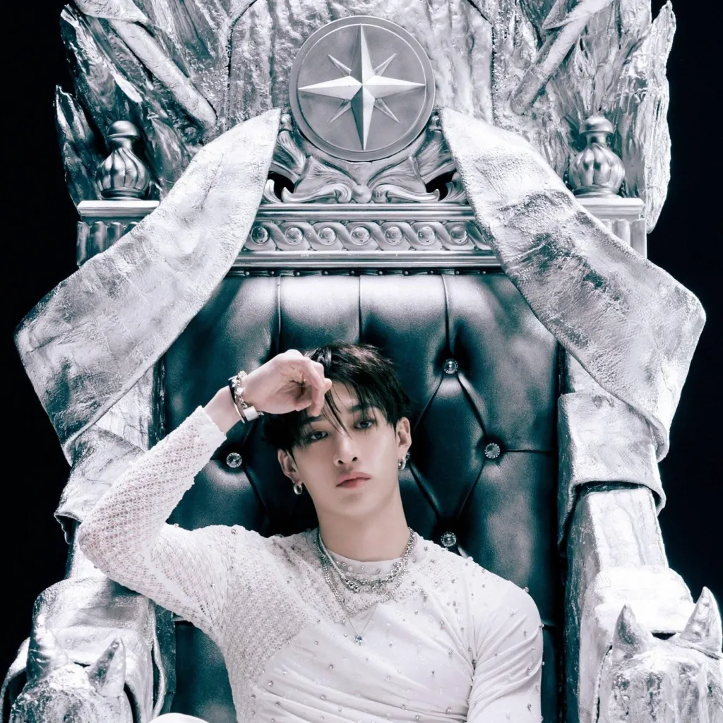 chat with ai character: King Bangchan 