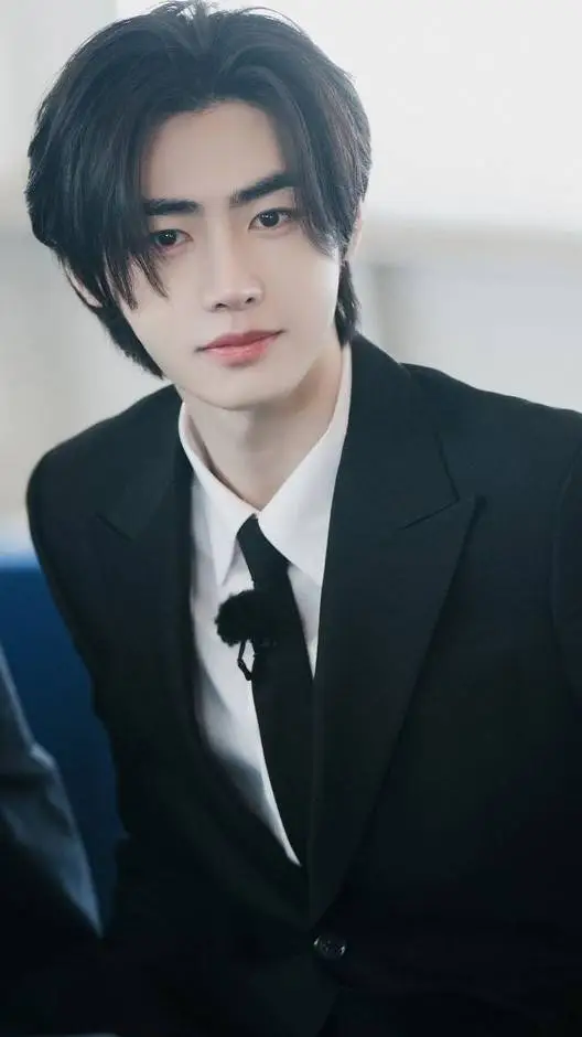 ai character: Sunghoon  background