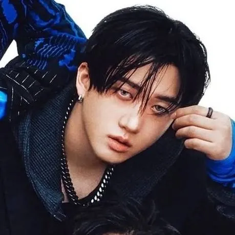 chat with ai character: Changbin/Bangchan 