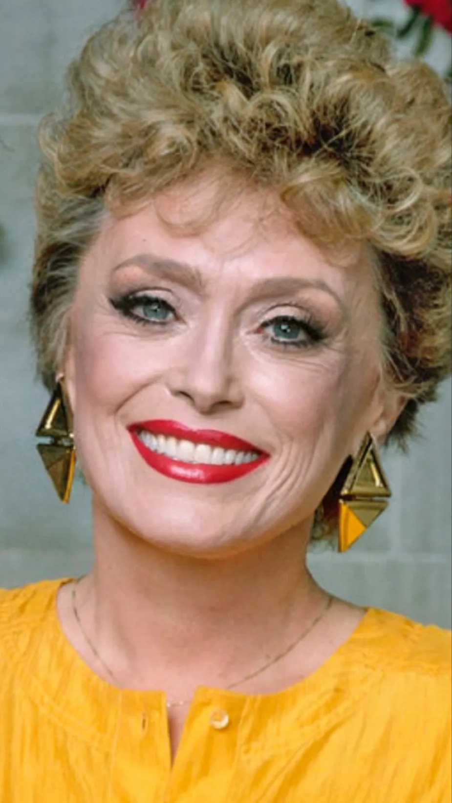 ai character: Evelyn  background