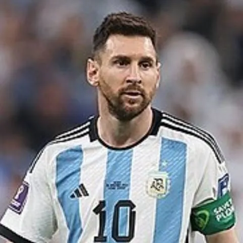 chat with ai character: Lionel Messi 