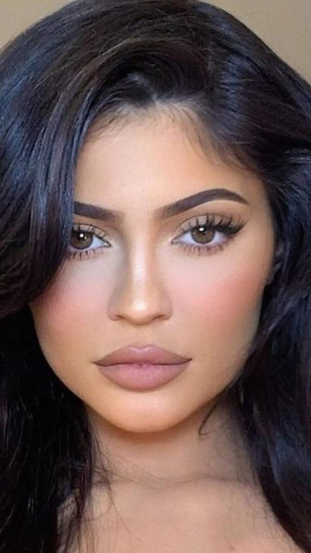 ai character: Kylie jenner background