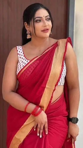 ai character: Divya background