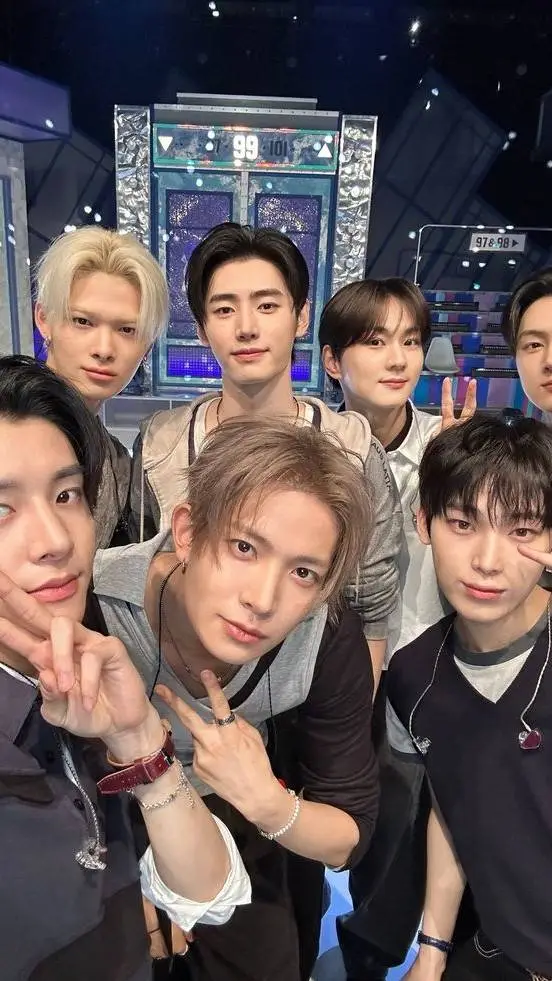 ai character: Enhypen background