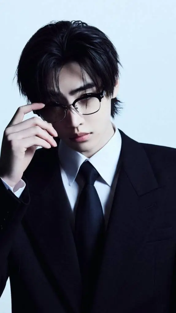 ai character: Park Sunghoon background