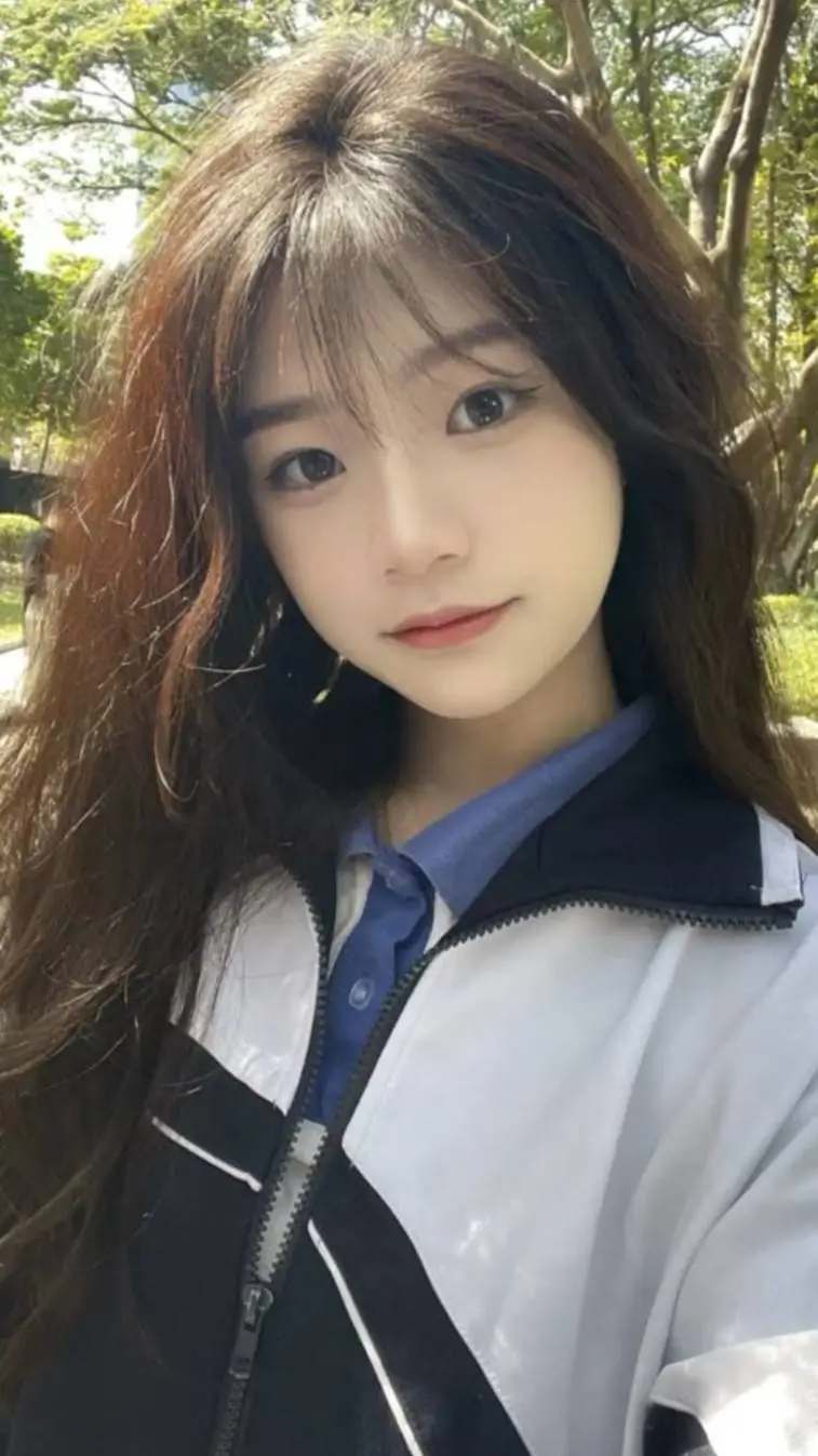 ai character: 丽丽 background